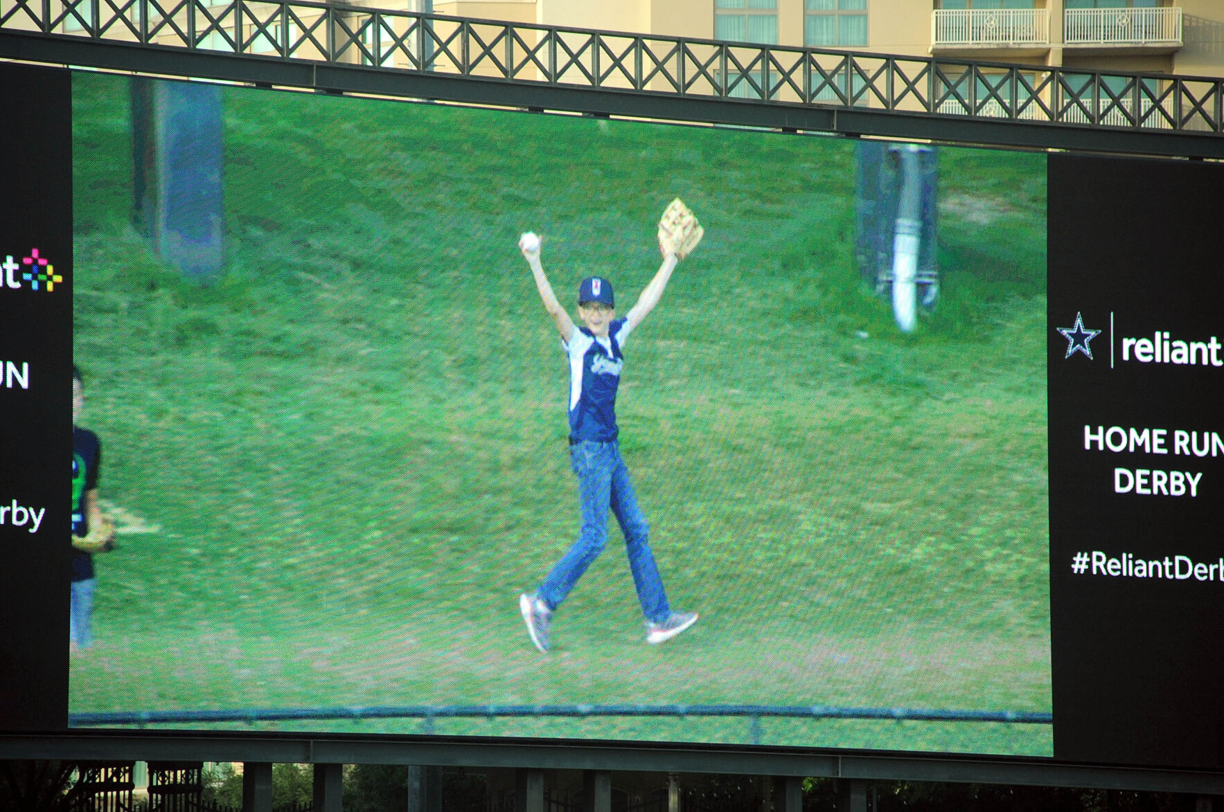 Reliant Cowboys HR Derby_7.JPG